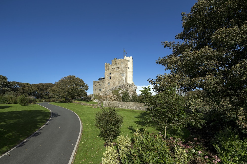 Roch Castle Hotel
