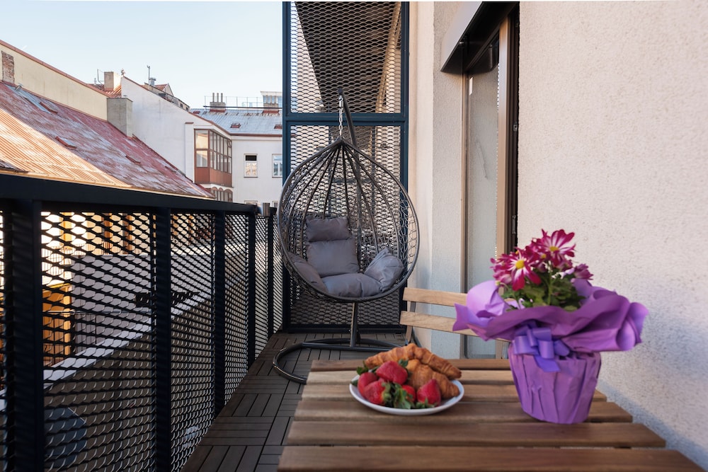 Apart loft hotel in Karlin