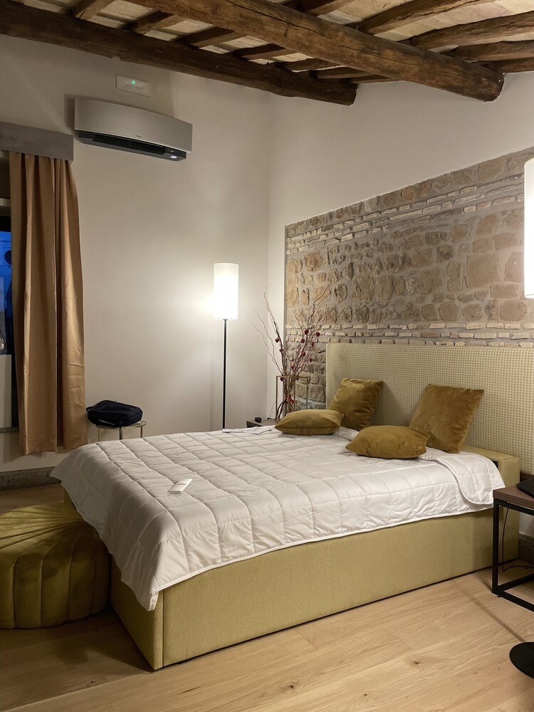 Passpartout Boutique Palace