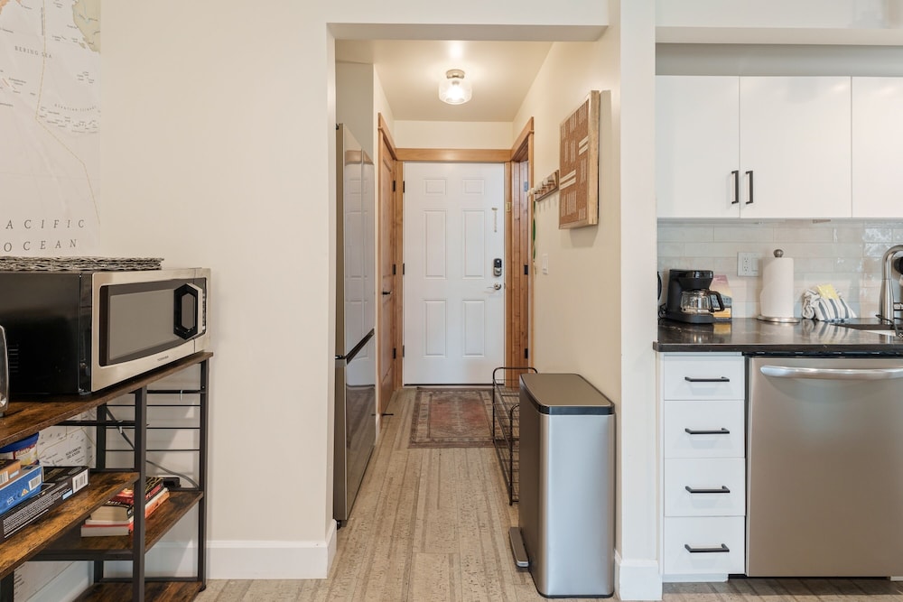 1565 Nw Wall St 128/129 1 Bedroom Condo