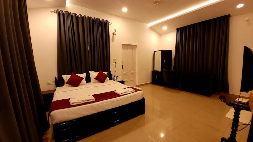 Aruvi Resort Munnar
