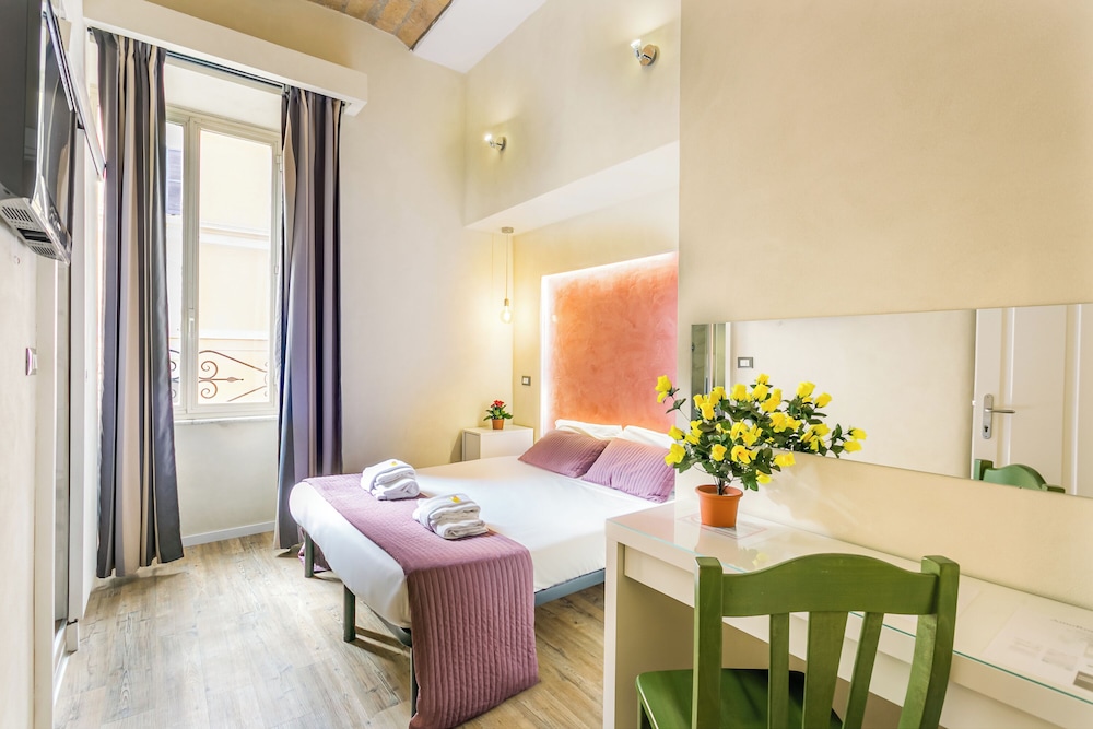 Nicole Suite