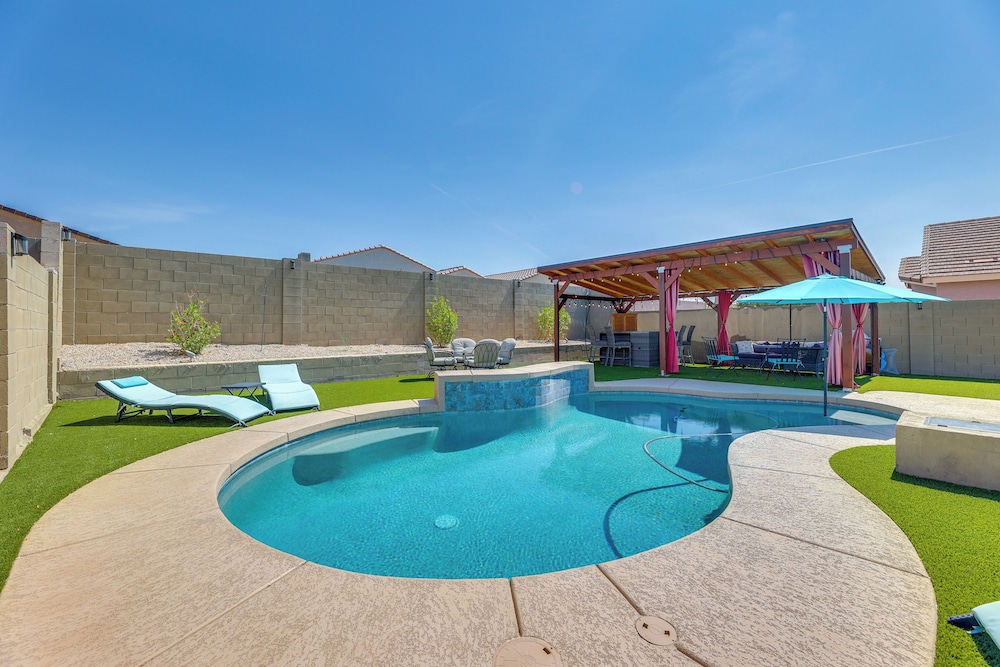 Mtn-view Getaway w/ Outdoor Oasis in Gold Canyon
