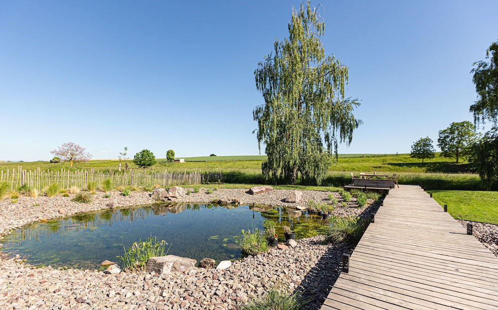 La Maison Devant La Prairie, 写真 121