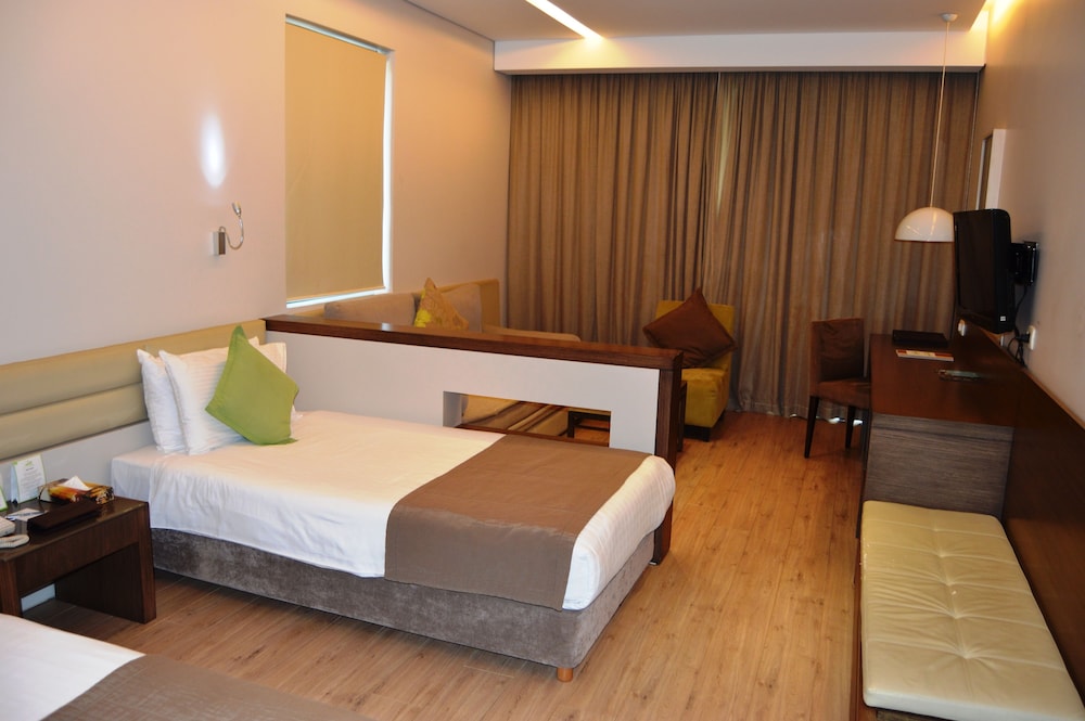 Country Lodge Hotel & Resort