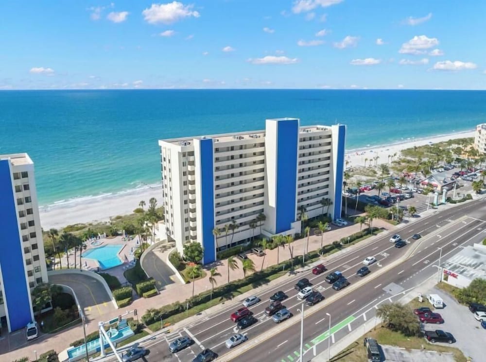 Ocean Sands 1-1002