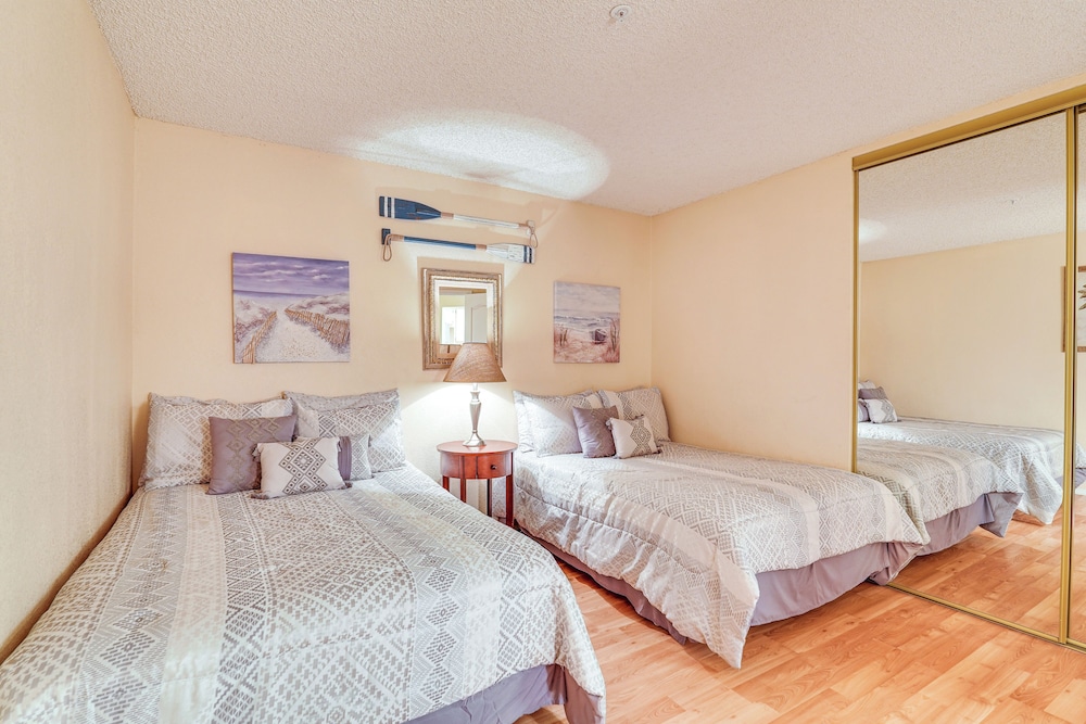 Walk to Golf & Beach: Queens Bay Resort Condo view 5