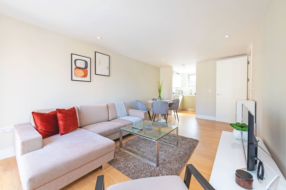 Accomodo London Southbank - Spacious & Elegant Apartments near Big Ben & London Eye