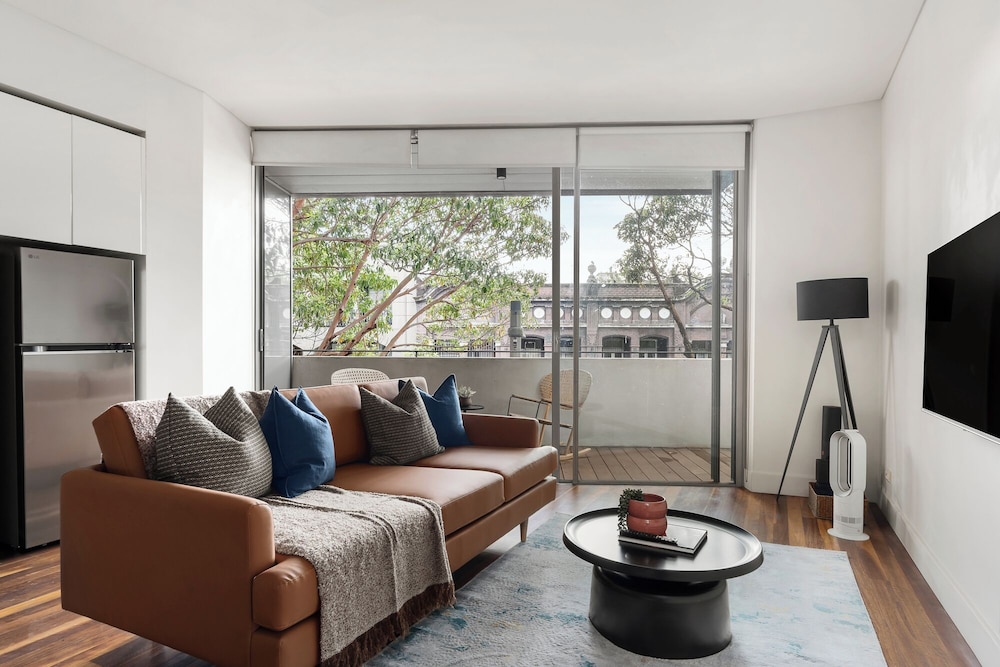 Crown Street Apartments by Urban Rest