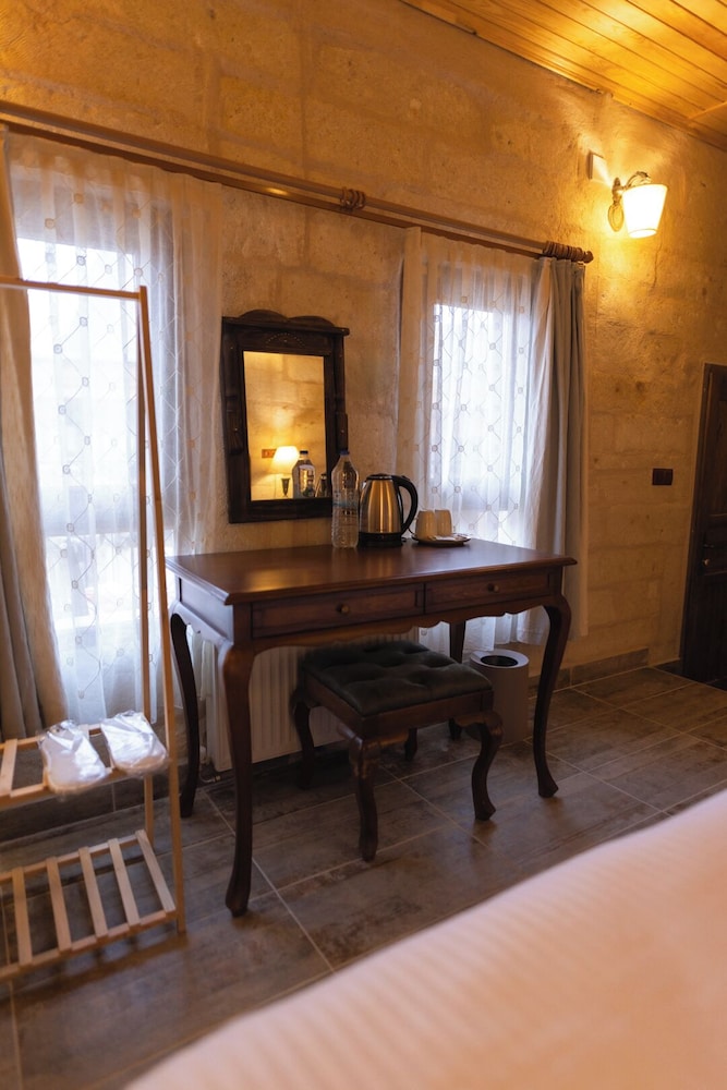 Memory Cave House