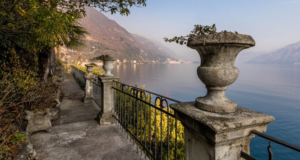 JOIVY Villa Anna Como Lake