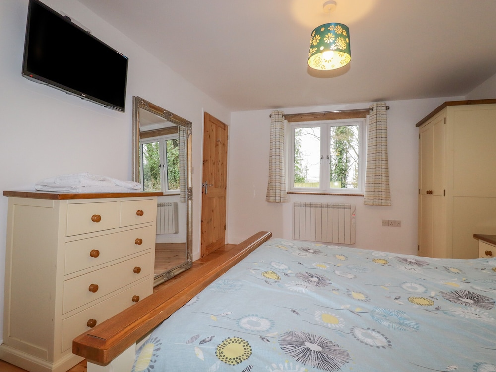 Vine Cottage view 4