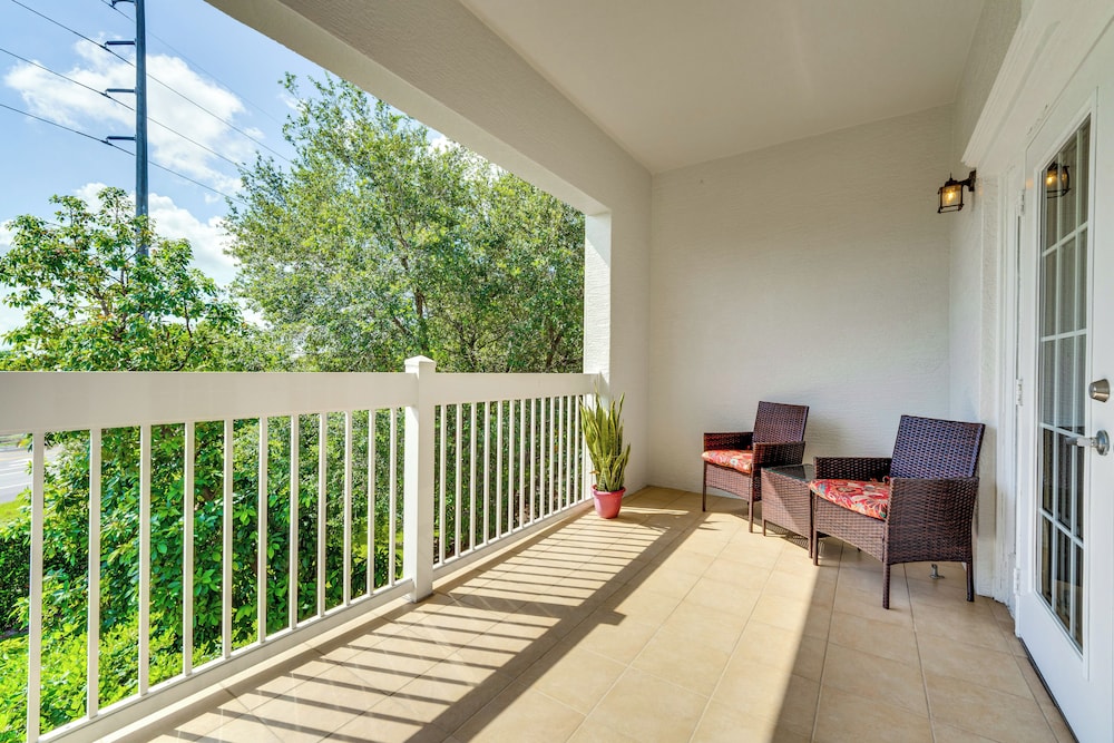 7 Mi to Disney World: Condo w/ 2 Balconies + Pools