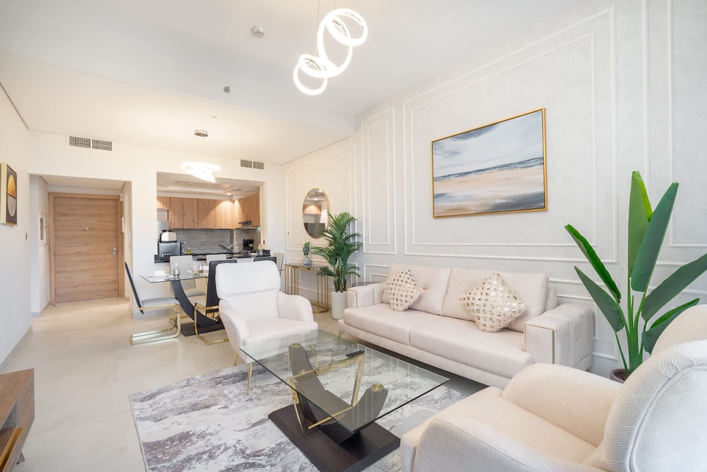 A Fantastic 1 Bed Flat Located in JVC