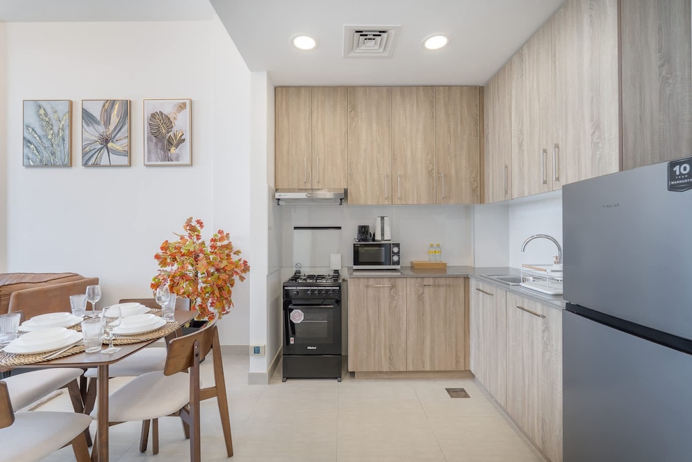 Stunning 1 BR With Pool View in Rawda Apartments