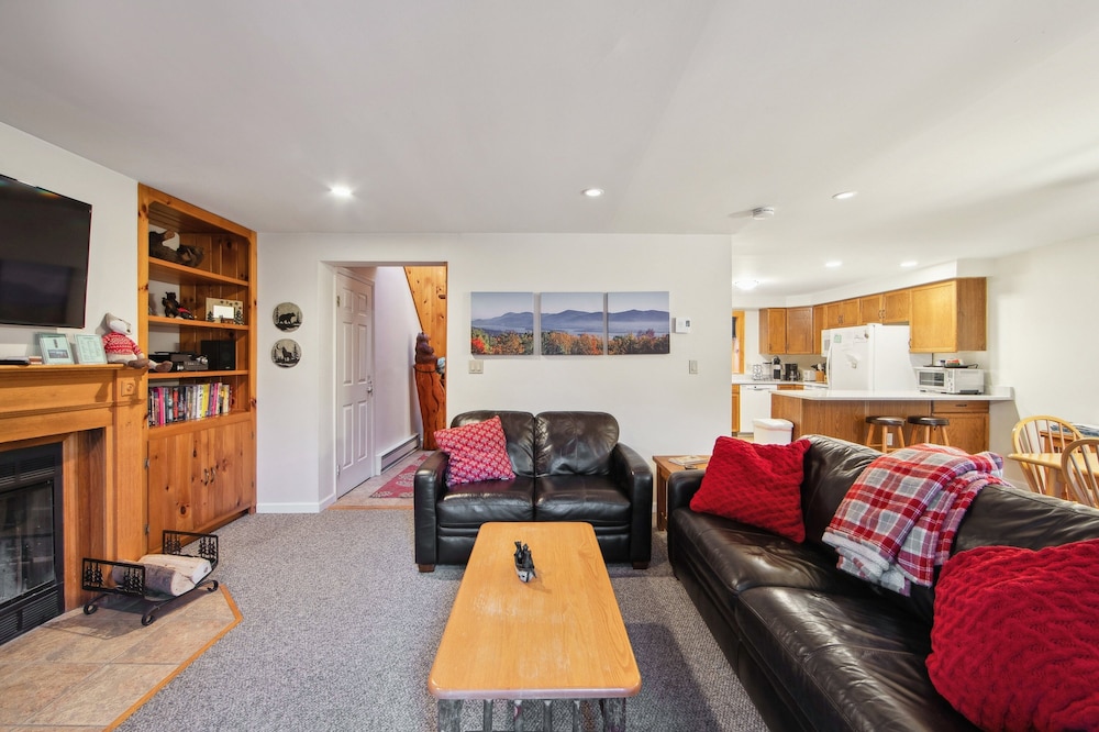 Tahawus 74I - A Cozy Adirondack Retreat 2 Bedroom Townhouse by The Summit at Gore Mountain