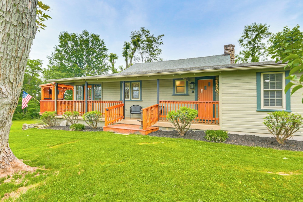 < 1 Mi to Raystown Lake: Family-friendly Cottage!