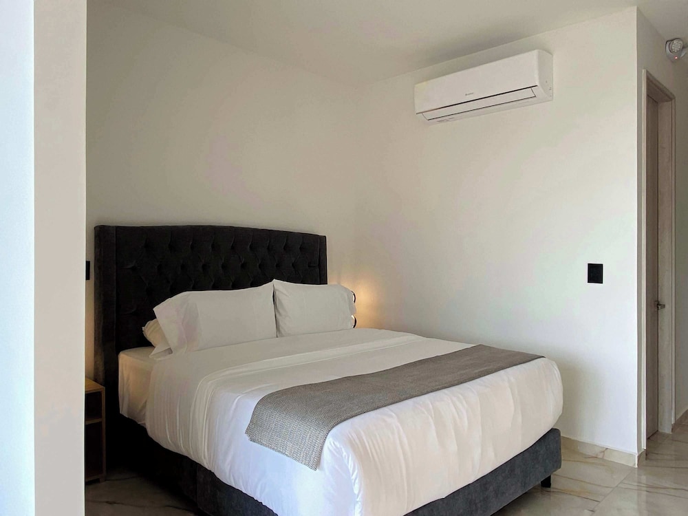 w Inviting 3BR w AC Near Ciudad Amurallada