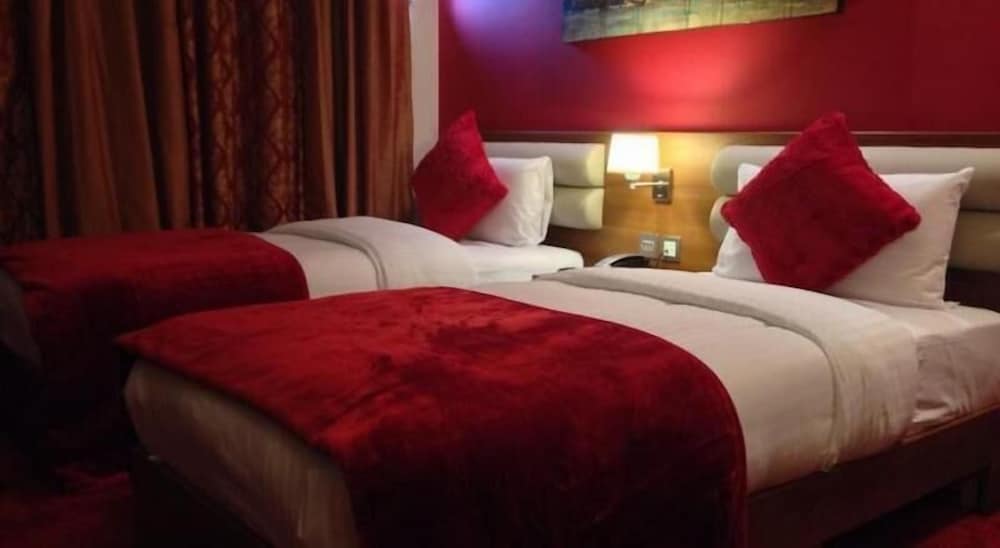Hayes Vacations - The Airlink Hotel London Heathrow - Property Image 2