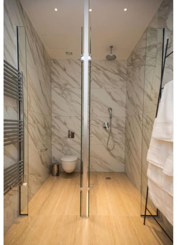A Spectacular Suite Apartment on a new High Rise