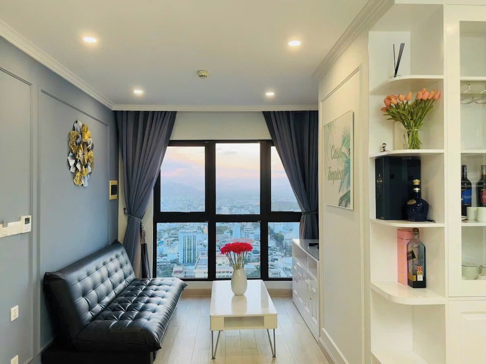 Gold Coast Balcony Serviced Apartment