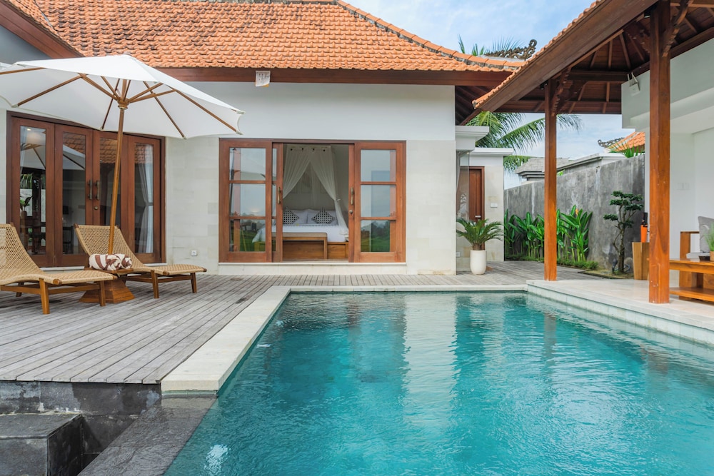 Kemawan Luxury Villas