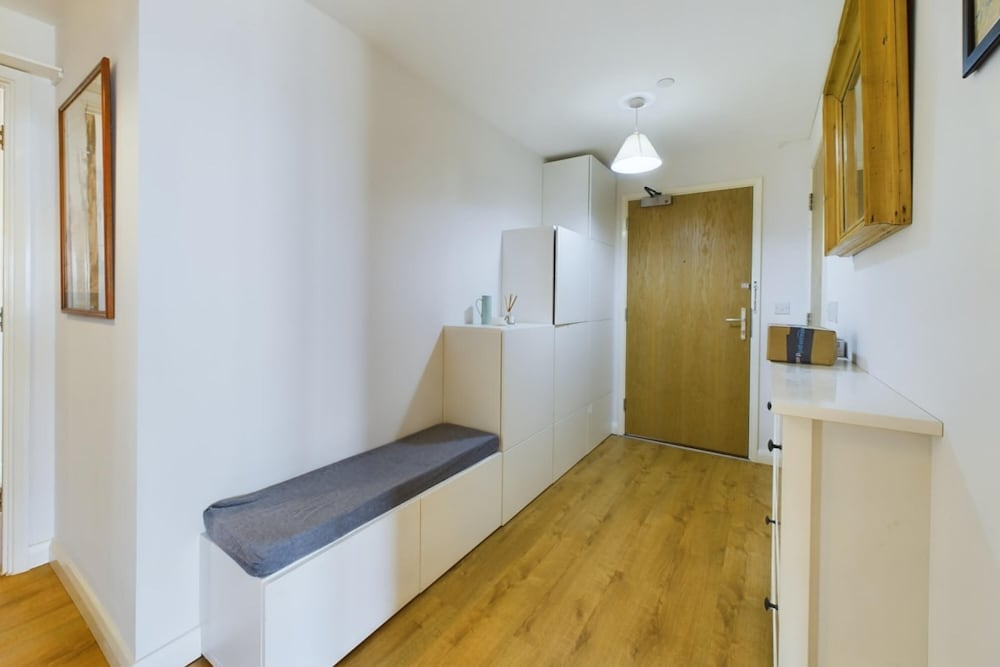 The Queensland Sanctuary - Trendy 2bdr Flat With Terrace
