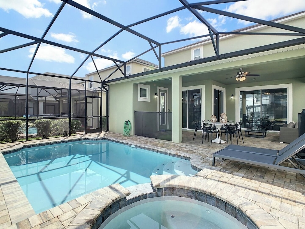 Fairytale Mansion 6BR Arcade & Pool
