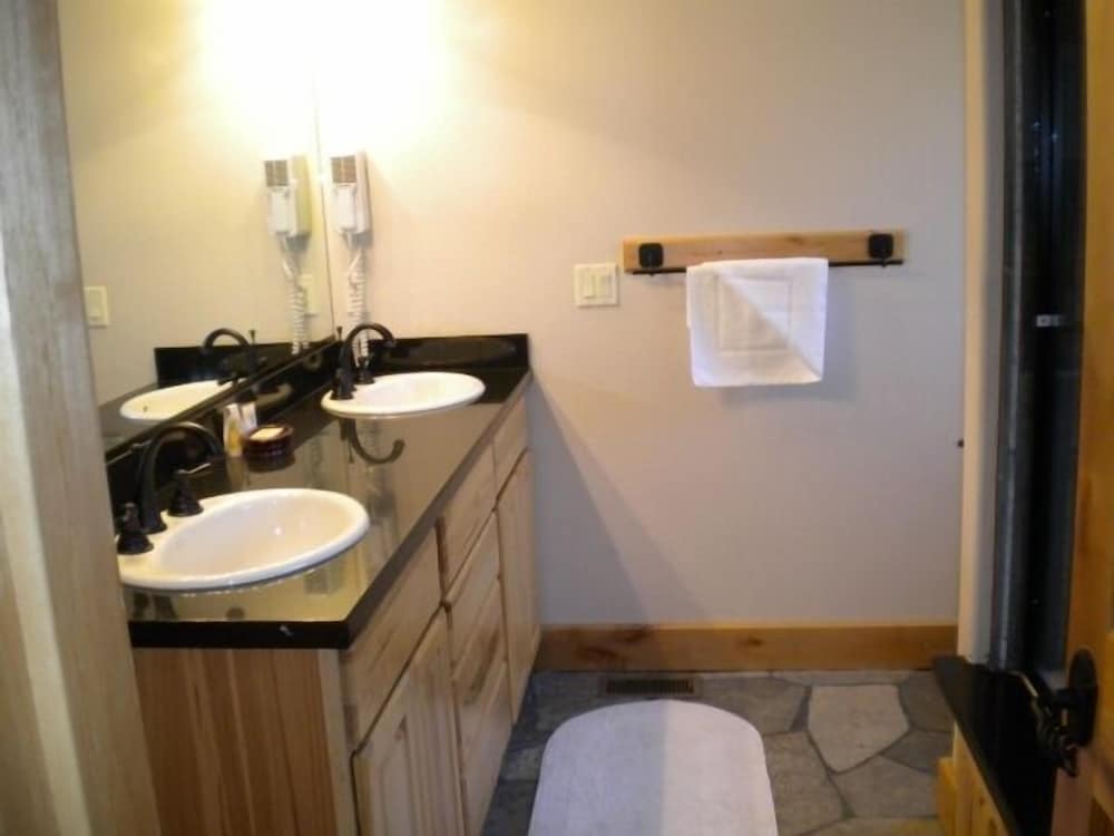 Lake Tahoe Vacations - 1637 Black Bart Court - Property Image 5