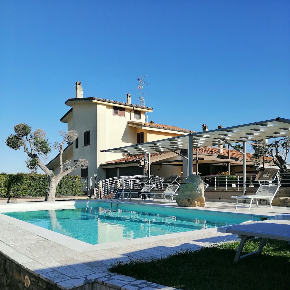 Giardini di Marzo Lecce B&B