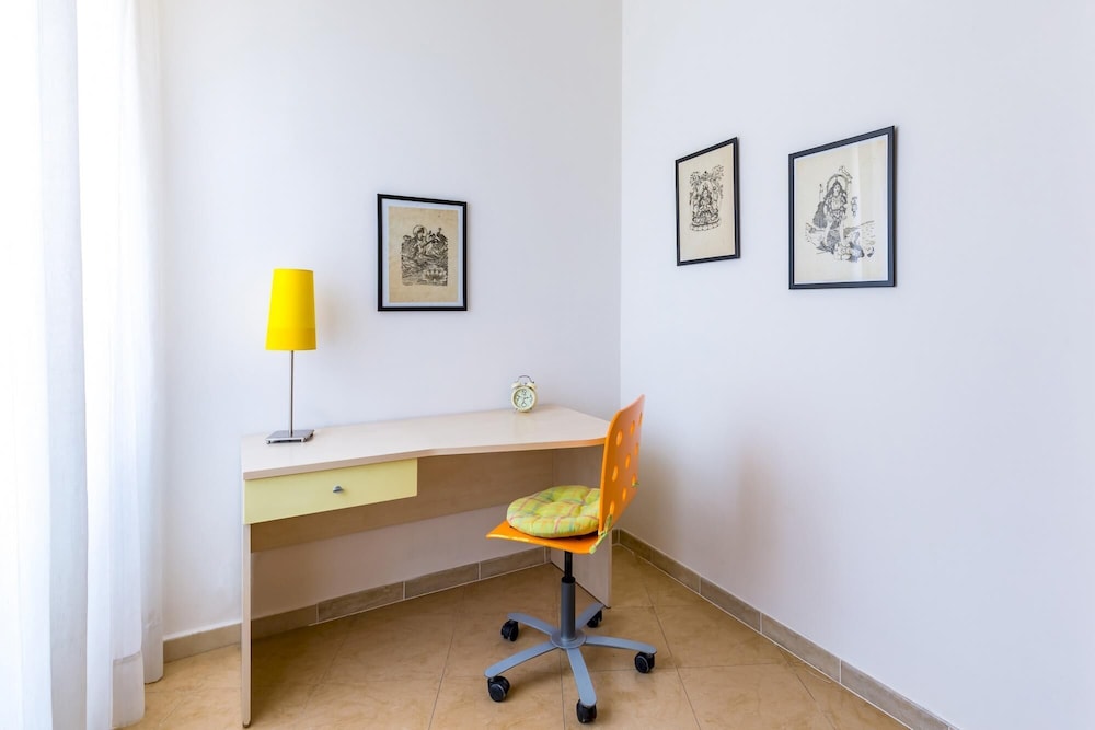 Emanuele III - 4 Bedroom Apartment