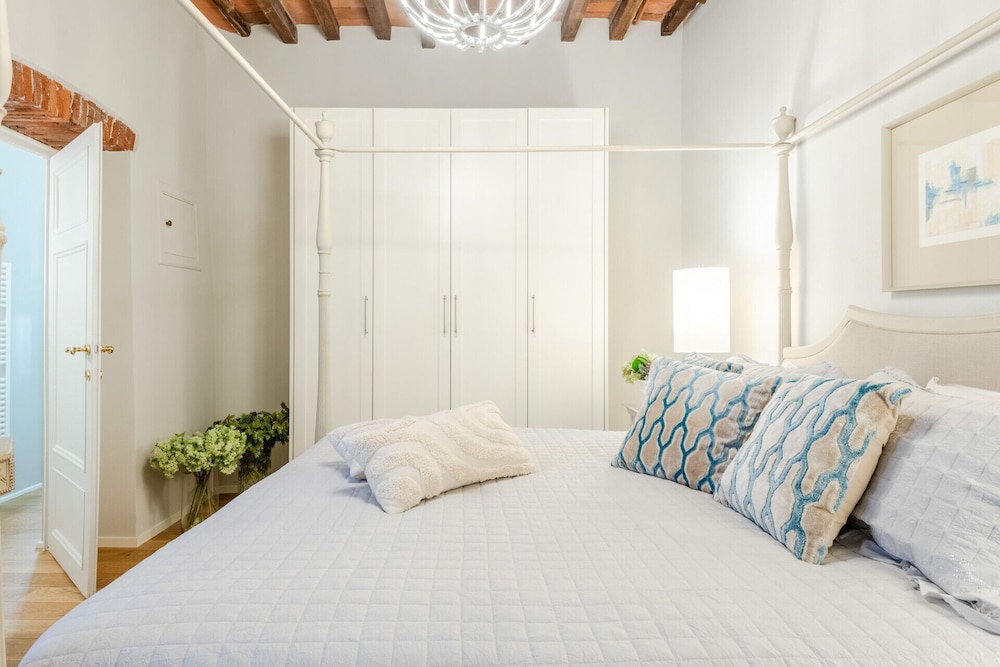 Casa Meg in Lucca With 3 Bedrooms and 2 Bathrooms