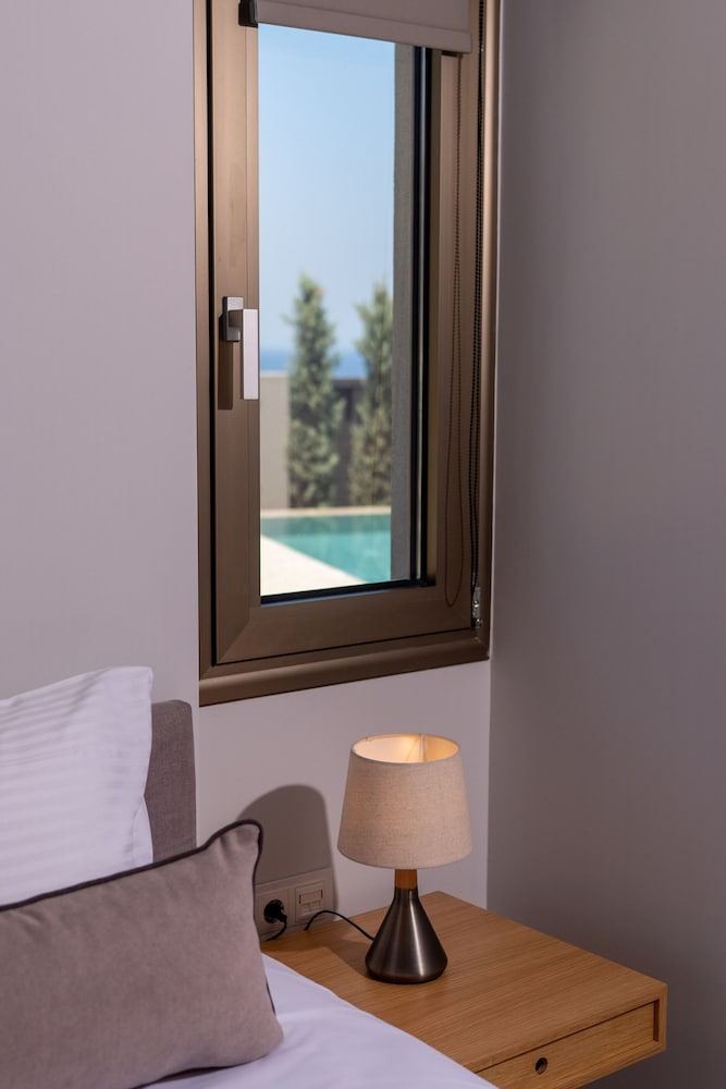 Skyfall Villas - With 12 Bedrooms
