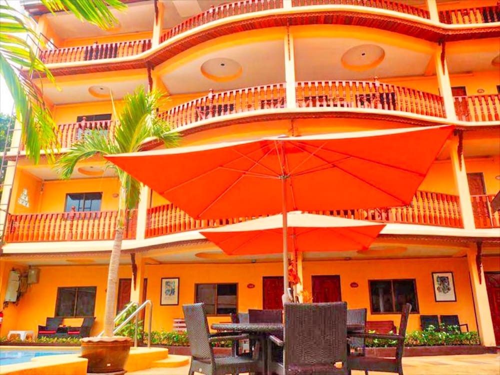 Phratamnak Inn