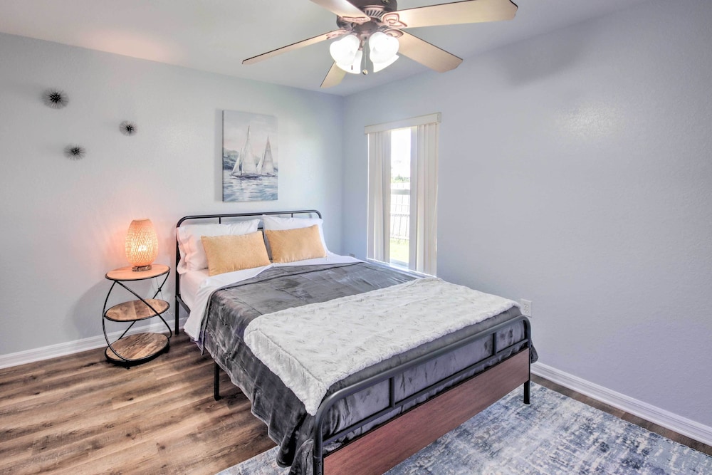 Pool & Fenced Yard: Sebring Retreat