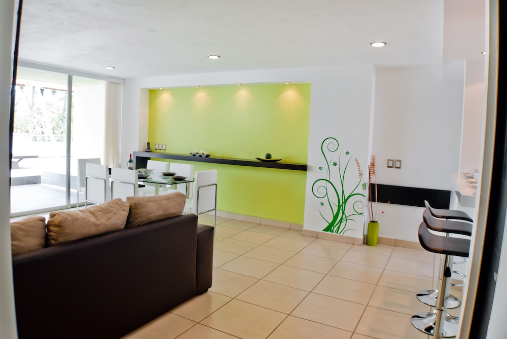 Ramada by Wyndham Acapulco Hotel  Suites - Property Image 58