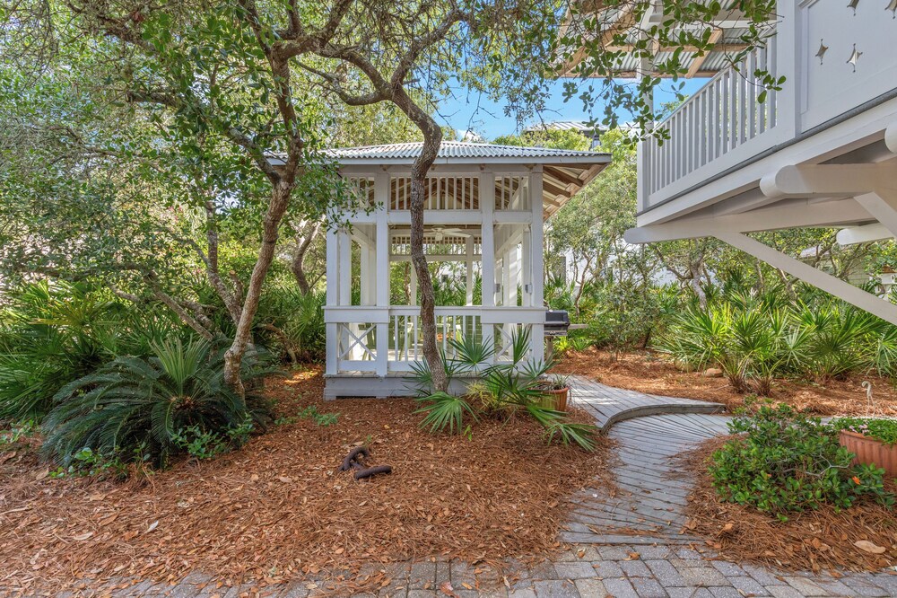 Seabatical! 3BR 2BA Coastal Retreat for 8 Relax, Unwind, and Recharge