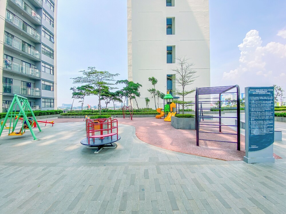 Studio Room Near Kalideres Station At Daan Mogot City Apartment