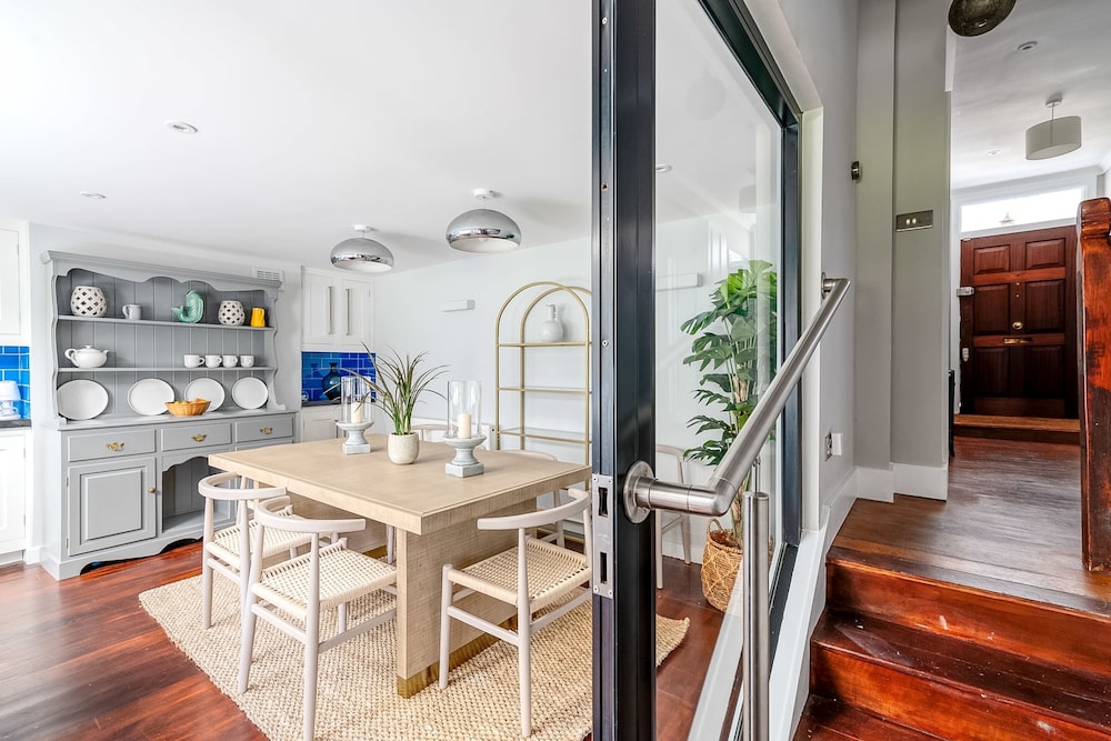 Grandeur Islington Home