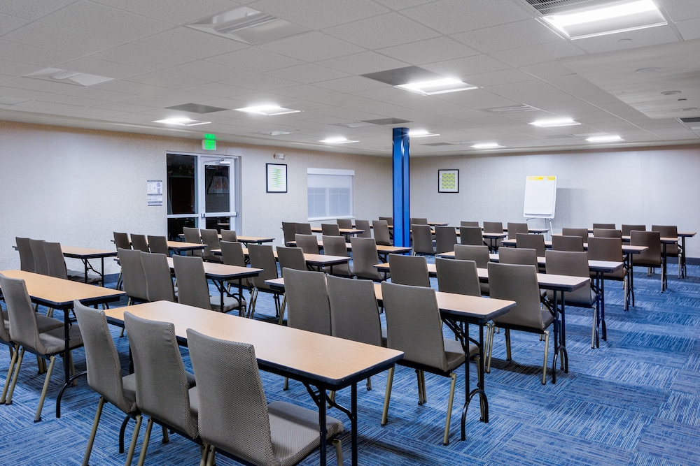 Holiday Inn Express Hotel  Suites Oroville Lake, an IHG Hotel - Property Image 39