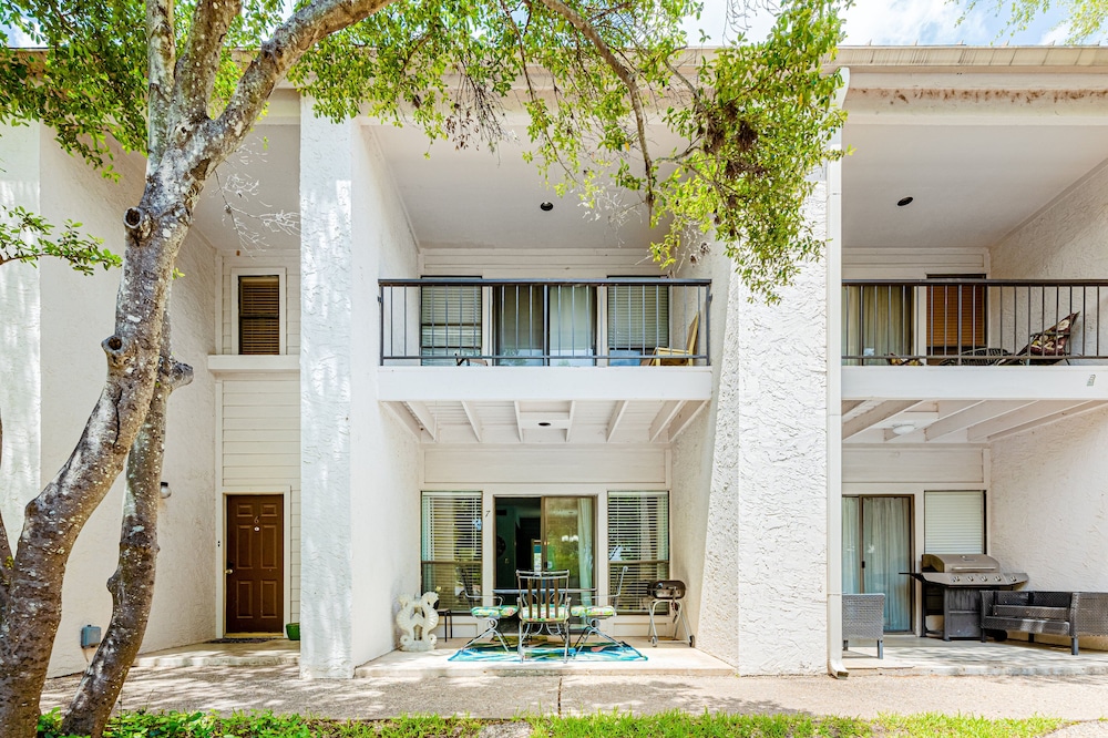 Horseshoe Bay Townhome w/ Water Access! - Property Image 2