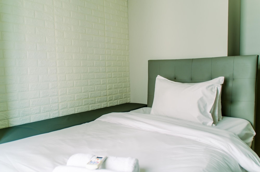 Restful And Comfy 2Br At Serpong Greenview Apartment view 3