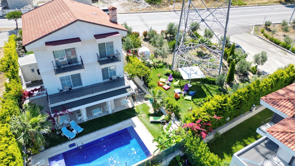 Lavinia Garden Alaçatı - Image 8