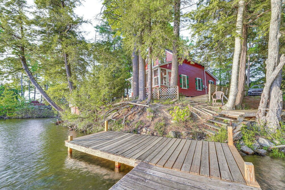 Peaceful Lakefront Maine Cabin w/ Sunset Views