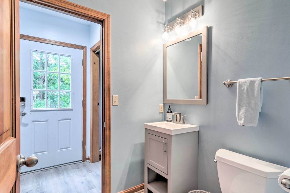 Hyannis Vacations - Lovely Hyannis Cottage - Walk to Beach  Main St! - Property Image 3