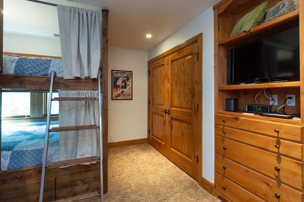 Stag Lodge at Deer Valley Resort - Three Bedroom Residence with Spa #11 3 Condo