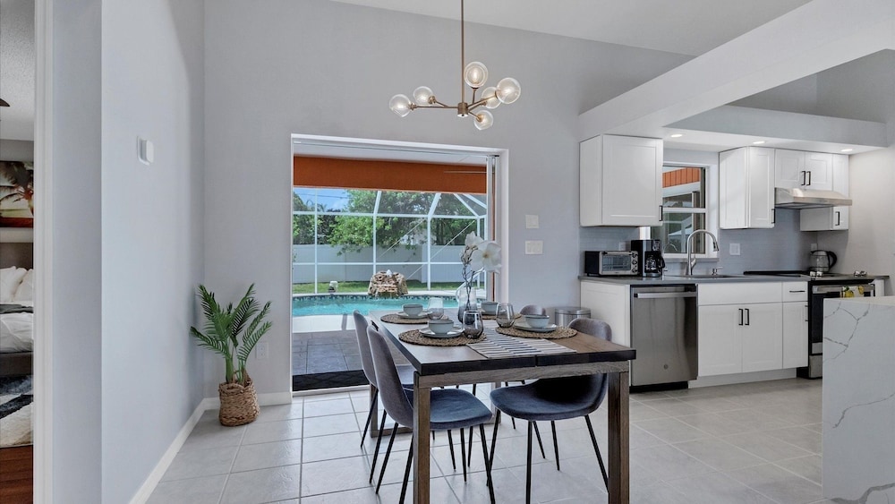 Sunset Oasis Englewood 2 Bedroom Private Pool Home Fully Fenced Yard- Dog friendly 2 Home