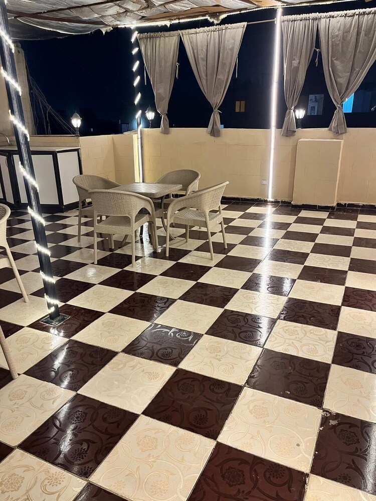 Giza Vacations - Pyramids Terrace Hostel Budget Stay - Property Image 1