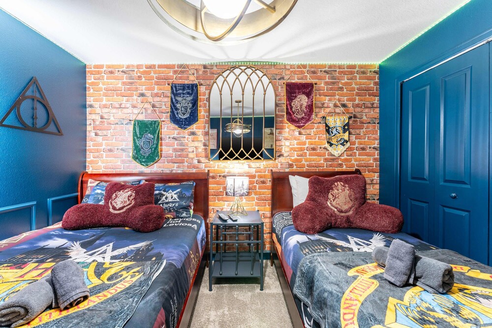 Private Disney Oasis With Pool Hot Tub Ps5 and Modern Amenities