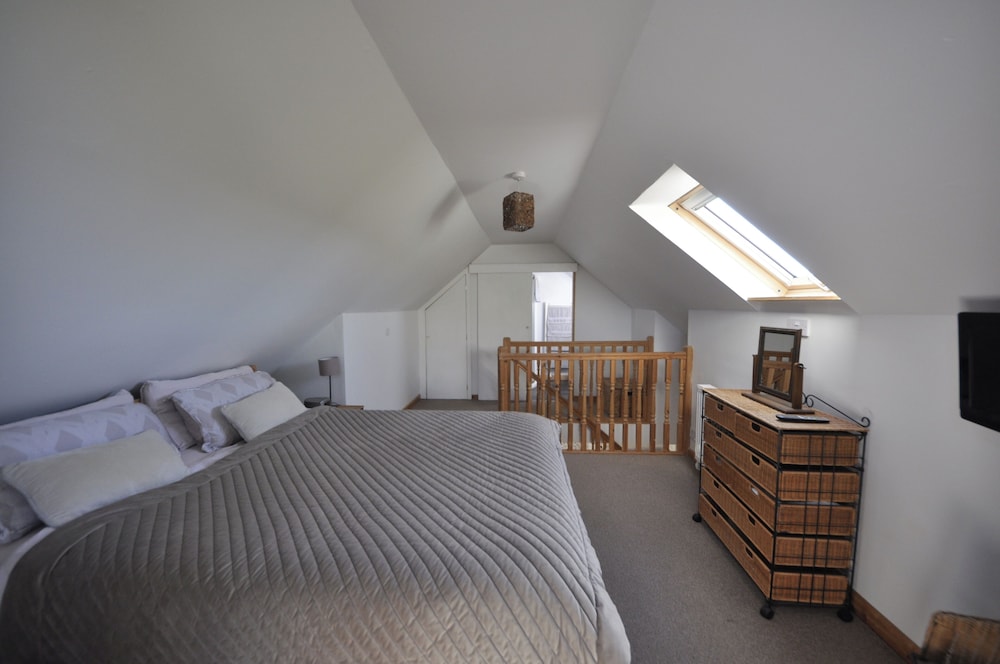 The Chalet is pet Friendly on a Farm Near Malvern